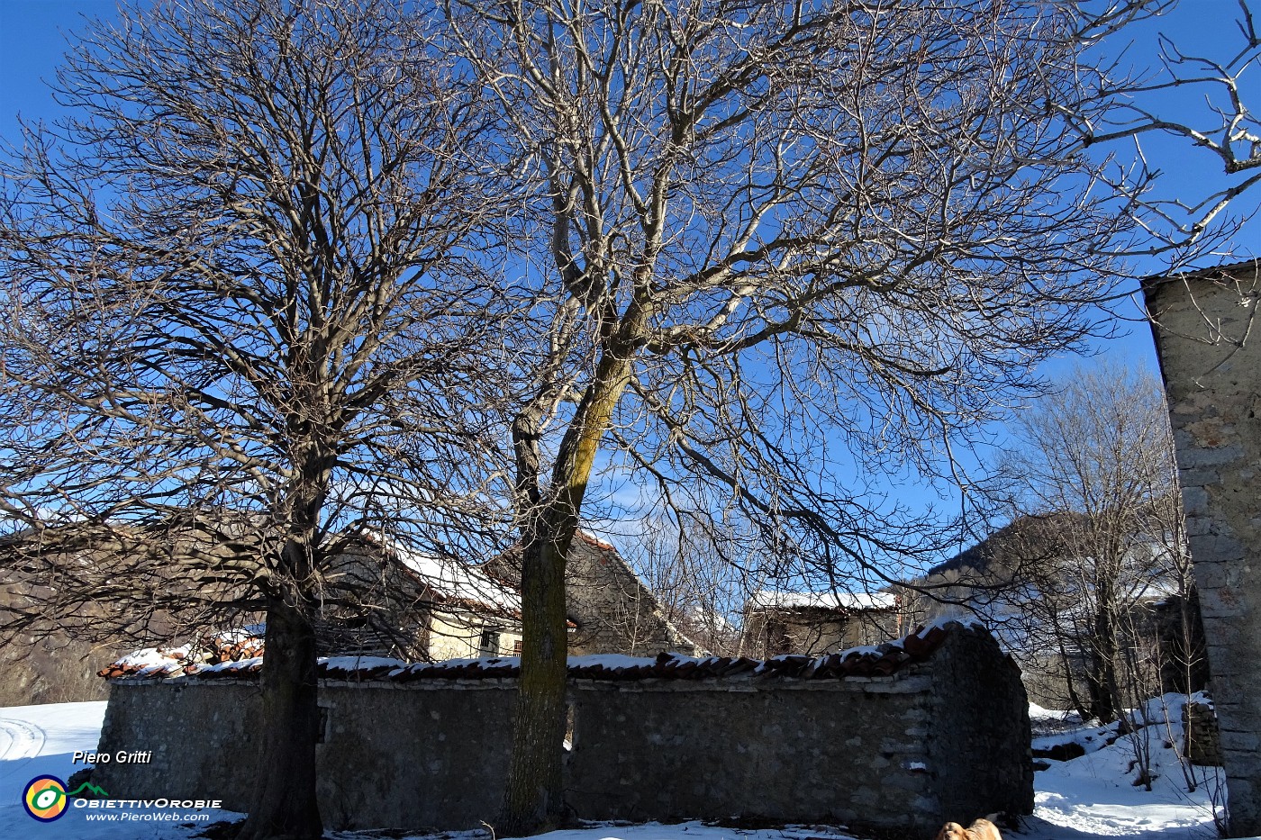 12 Alle baite in disuso di Prato Giugno (1268 m).JPG